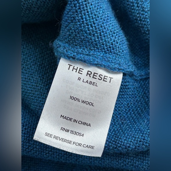 The Reset R Label Essential Funnel Neck Sweater
Wool
Quiet Luxury
Size S/M
Blue - Picture 4 of 9